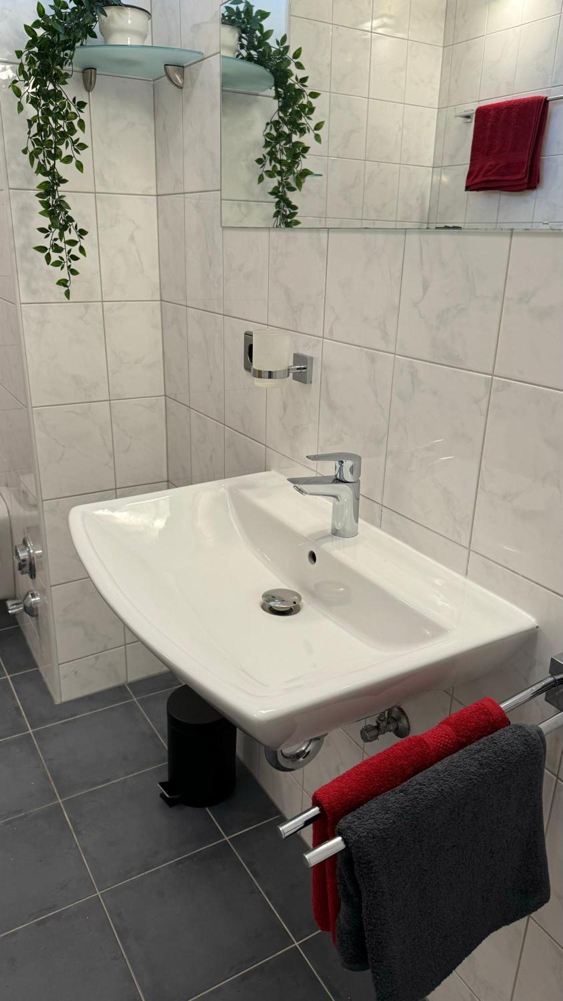 City Apartement Linz Fuer 5 Gaeste Mit Self-Checkin Und Kueche Екстер'єр фото